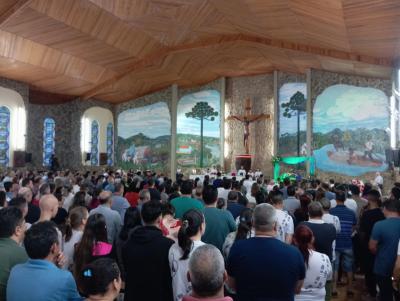 Missa dos Romeiros em Laranjeiras do Sul levou centenas de devotos ao SantuÃ¡rio